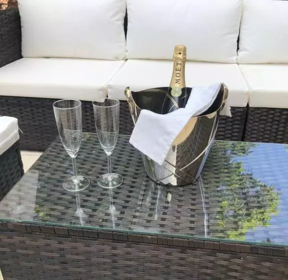 Aamiaismajoitus (B&B) Maison De La Comtesse