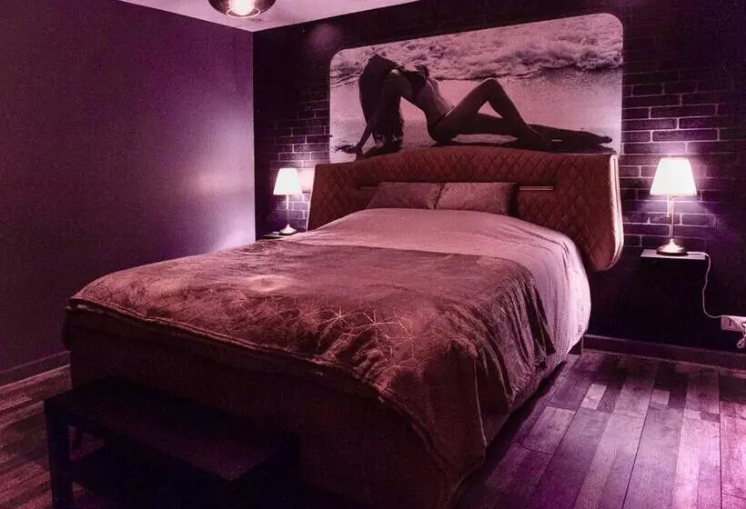 Hotelli Suite Avec Jacuzzi Et Sauna Privée