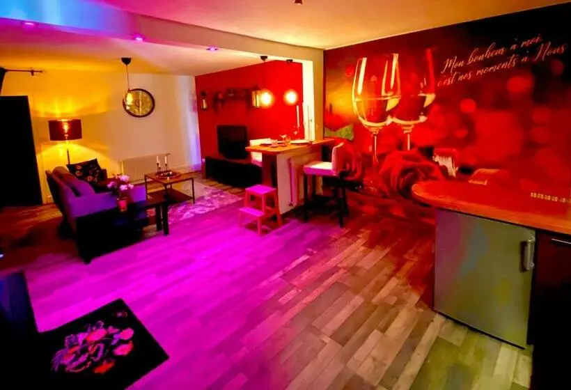 Hotelli Suite Avec Jacuzzi Et Sauna Privée