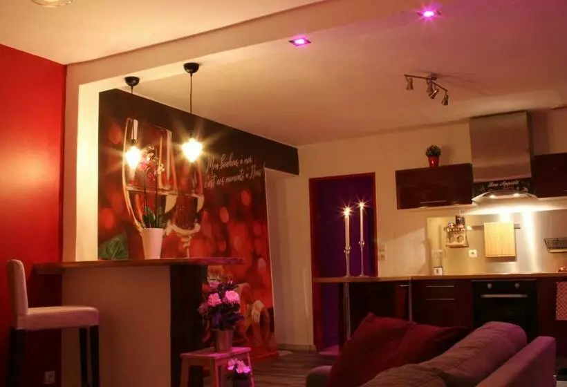 Hotelli Suite Avec Jacuzzi Et Sauna Privée