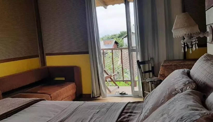 Majatalo Essência Da Guarda Surf House