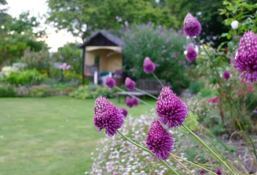 Aamiaismajoitus (B&B) Garwood House