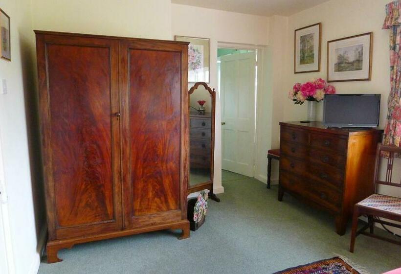 Bed and Breakfast Garwood House