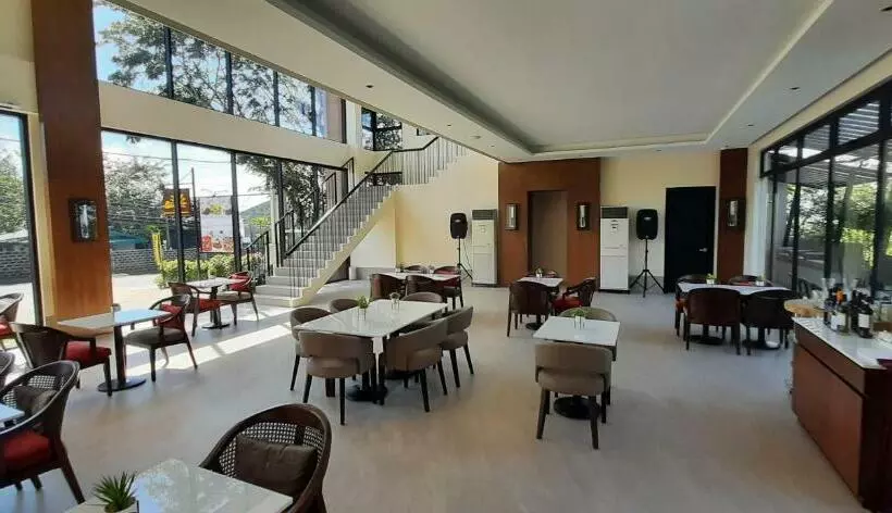 Aamiaismajoitus (B&B) Girasol Tagaytay