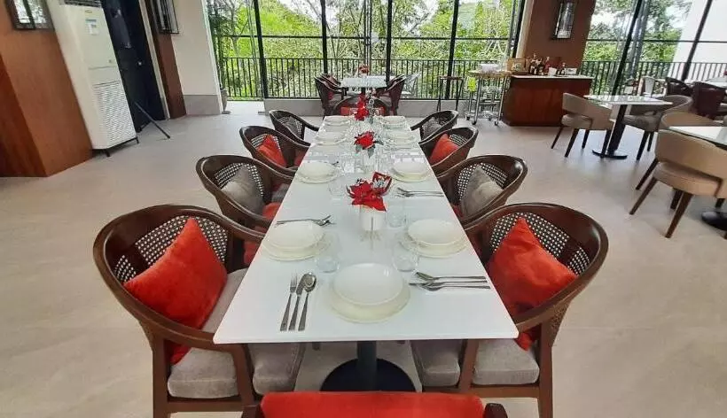 Aamiaismajoitus (B&B) Girasol Tagaytay