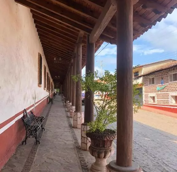 Hotelli Chiflon Villas