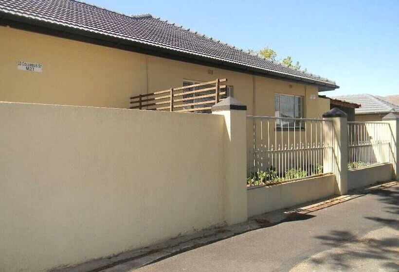 פנסיון M2t Guest House