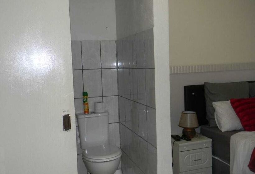 פנסיון M2t Guest House