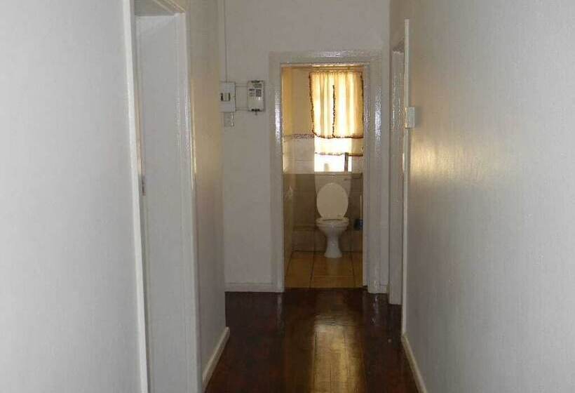 פנסיון M2t Guest House