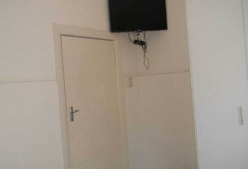 פנסיון M2t Guest House