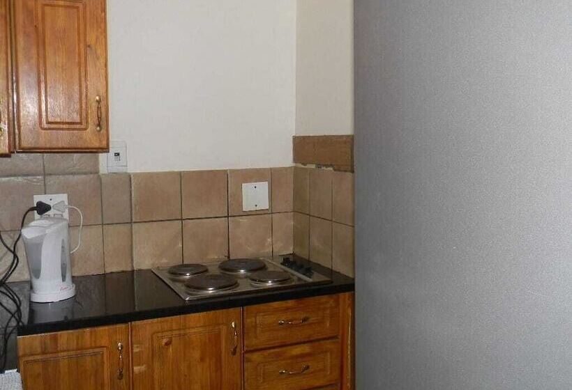 פנסיון M2t Guest House