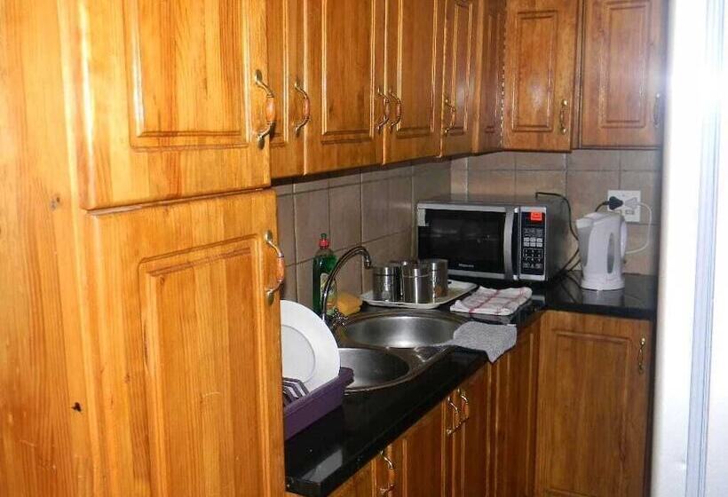 פנסיון M2t Guest House