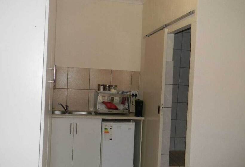 פנסיון M2t Guest House