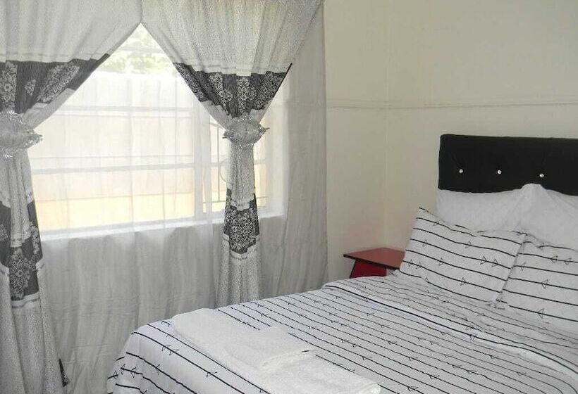 פנסיון M2t Guest House