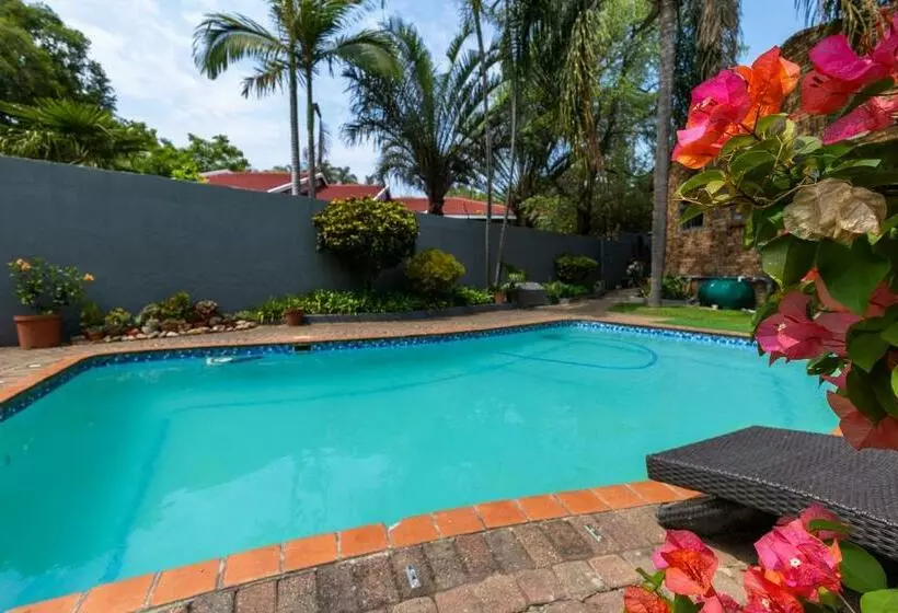 هاستل Rozelee Rest