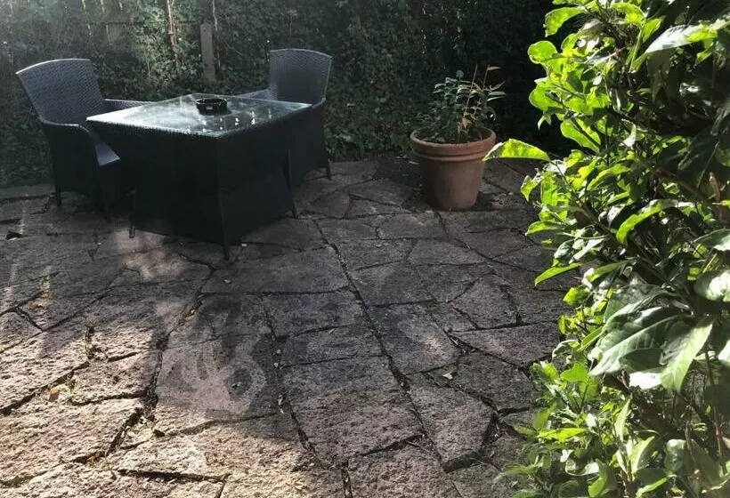 تختخواب و صبحانه Villa Elena