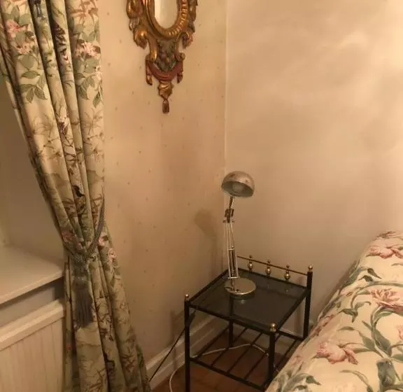 تختخواب و صبحانه Villa Elena