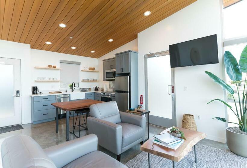 ホテル Anchor Inn Pacifica