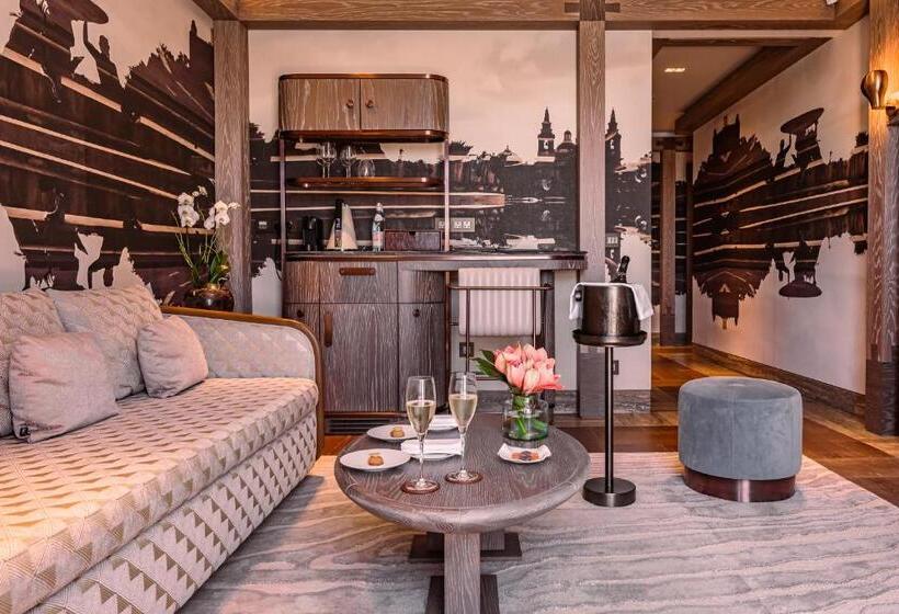 هتل Iniala Harbour House