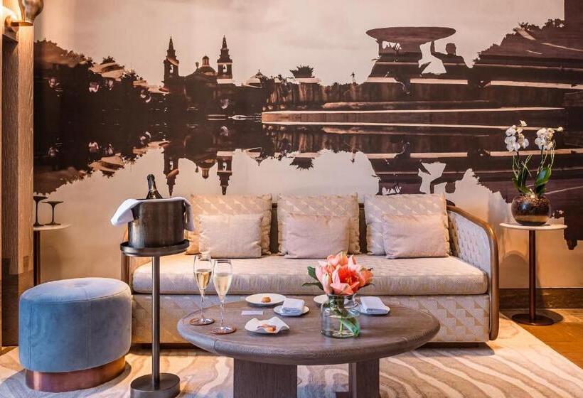 هتل Iniala Harbour House