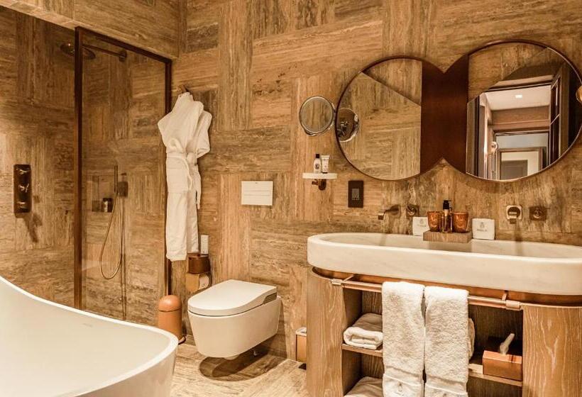 هتل Iniala Harbour House