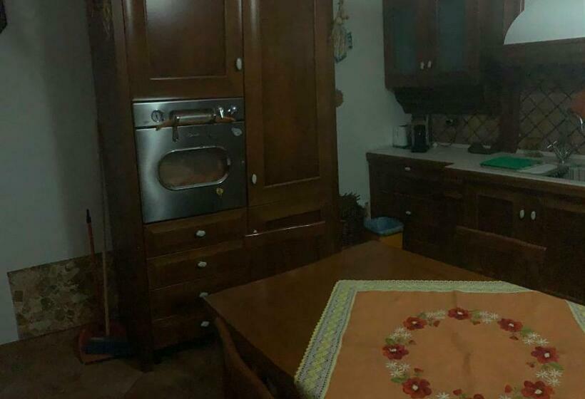 פנסיון Airport Tourist S Home