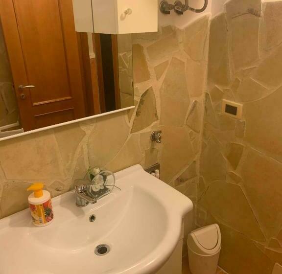 פנסיון Airport Tourist S Home