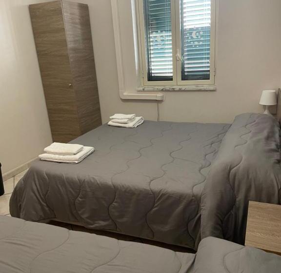 פנסיון Airport Tourist S Home