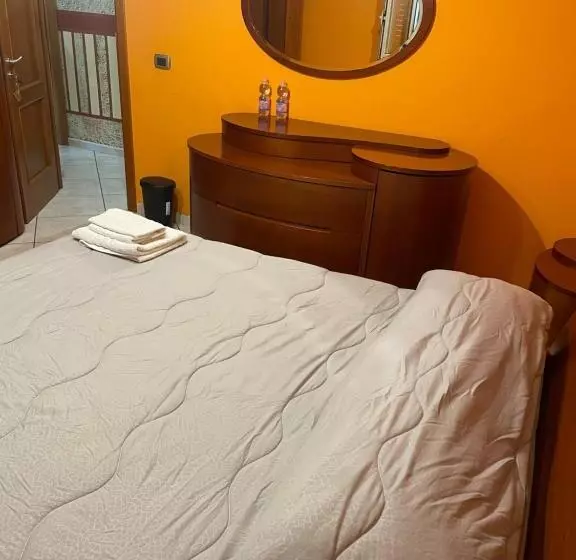 پانسیون Airport Tourist S Home