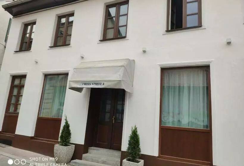 پانسیون Aparthotel Cross Street 4