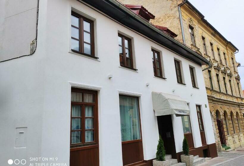 پانسیون Aparthotel Cross Street 4