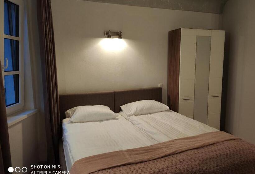 پانسیون Aparthotel Cross Street 4