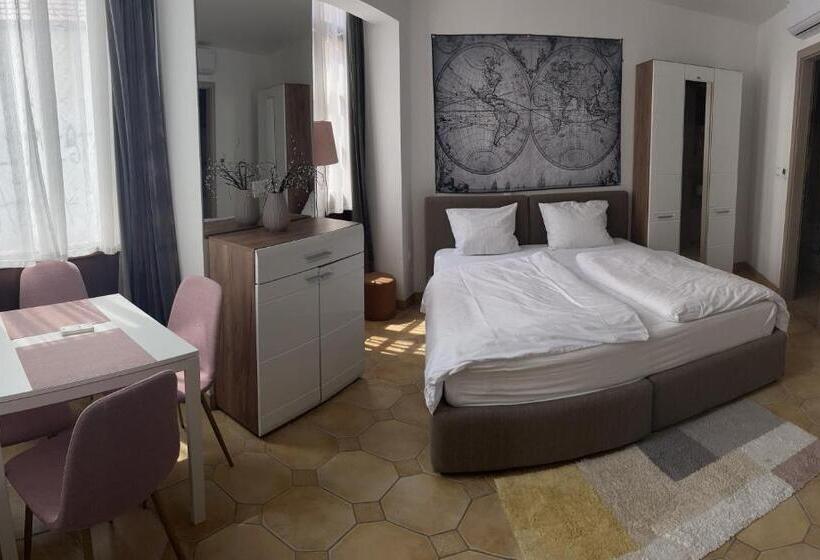 پانسیون Aparthotel Cross Street 4