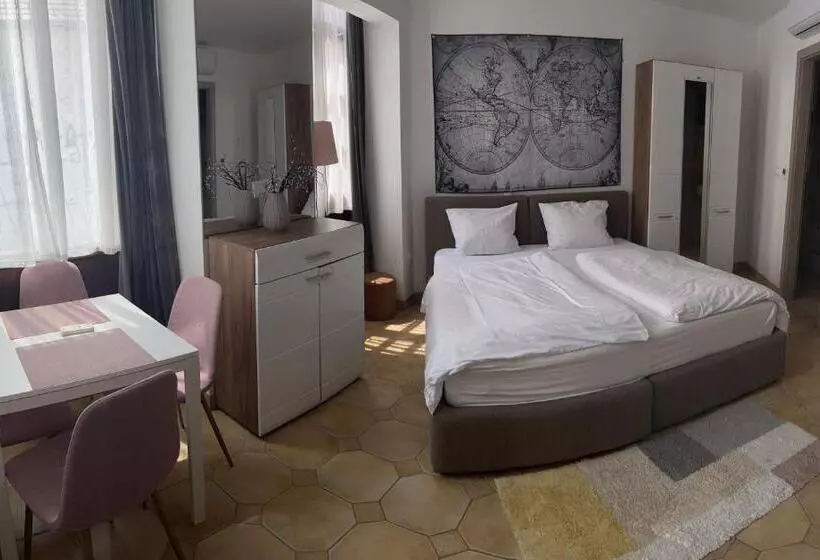 پانسیون Aparthotel Cross Street 4