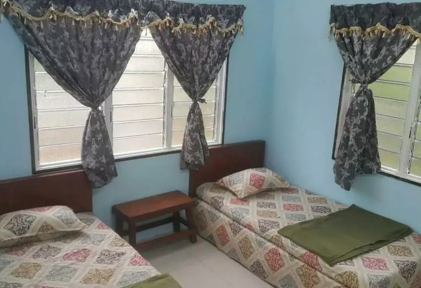 ペンション Roomstay Tok Abah A