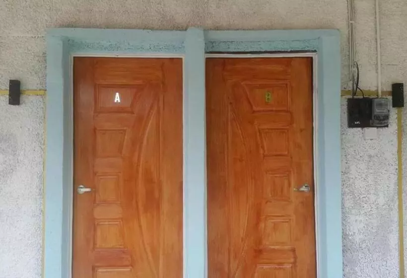 ペンション Roomstay Tok Abah A
