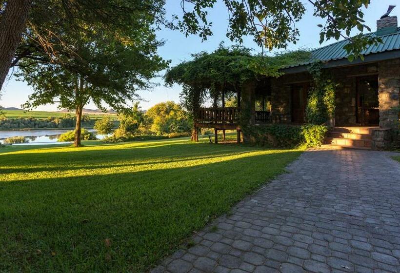 פנסיון Tzamenkomst River Lodge