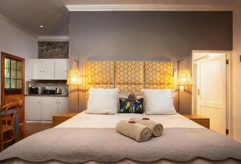 פנסיון Tzamenkomst River Lodge