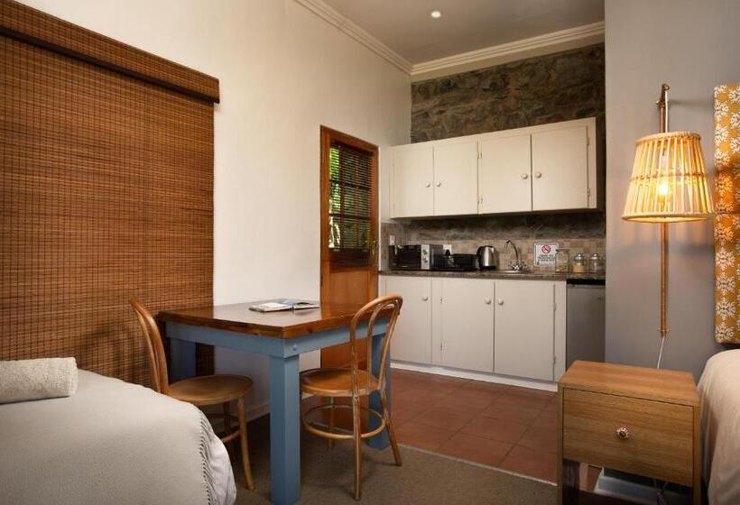 פנסיון Tzamenkomst River Lodge