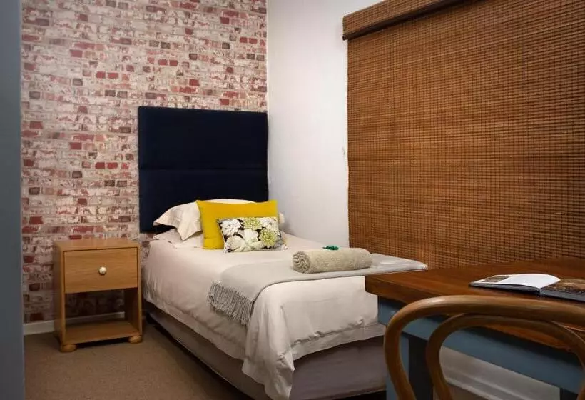 ペンション Tzamenkomst River Lodge