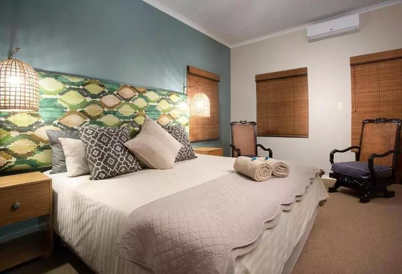 ペンション Tzamenkomst River Lodge