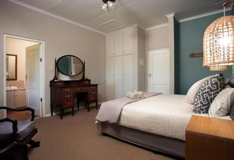 פנסיון Tzamenkomst River Lodge