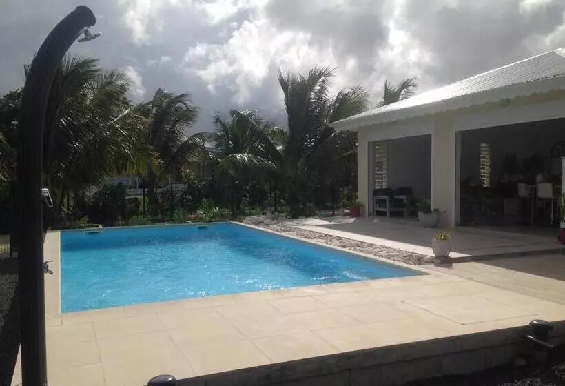 Aamiaismajoitus (B&B) Chambre D Hôte Coeur Coco Piscine