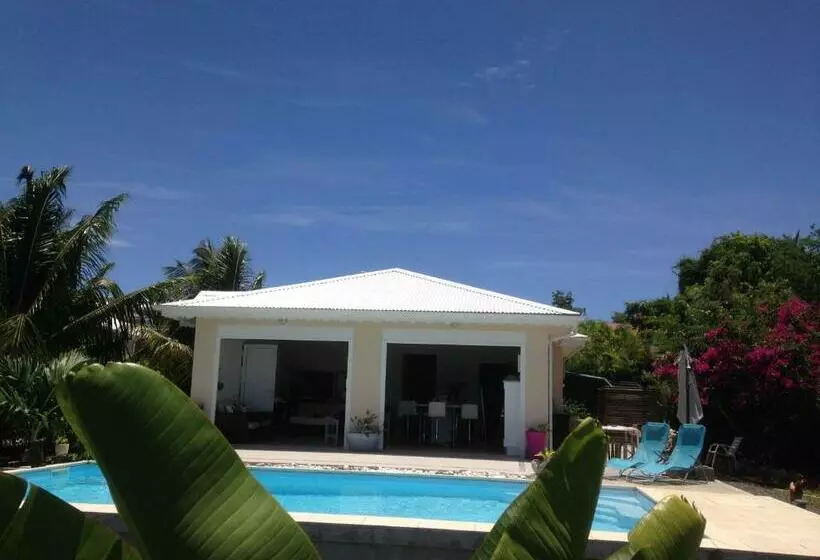 Aamiaismajoitus (B&B) Chambre D Hôte Coeur Coco Piscine