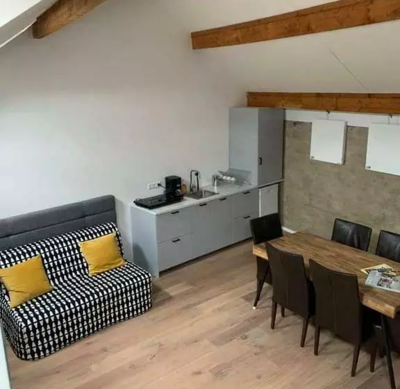 Aamiaismajoitus (B&B) Laeve In De Brouwerie