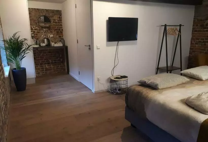 Aamiaismajoitus (B&B) Laeve In De Brouwerie