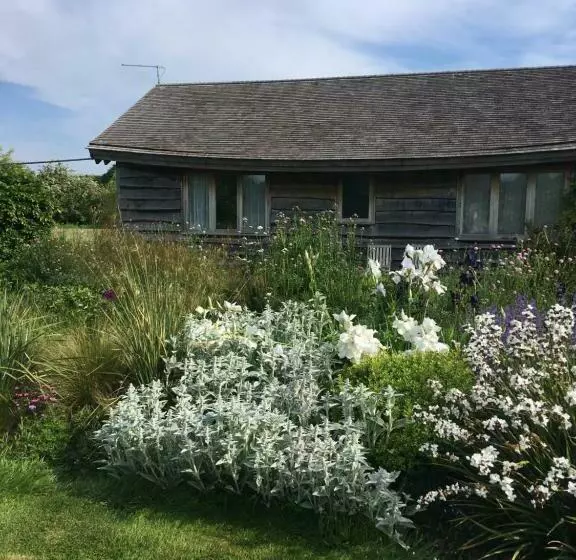 Aamiaismajoitus (B&B) Three Oaks Nursery