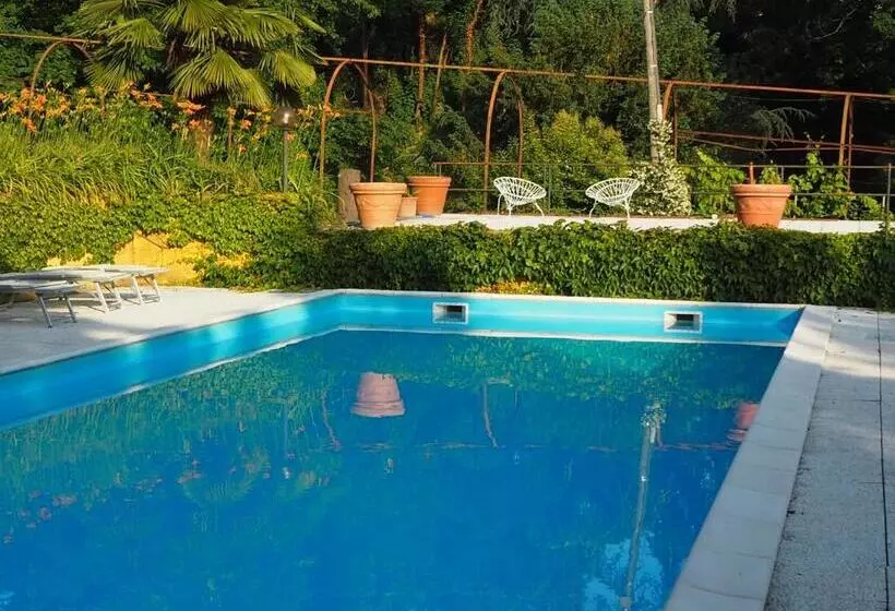 Aamiaismajoitus (B&B) Villa Adriana