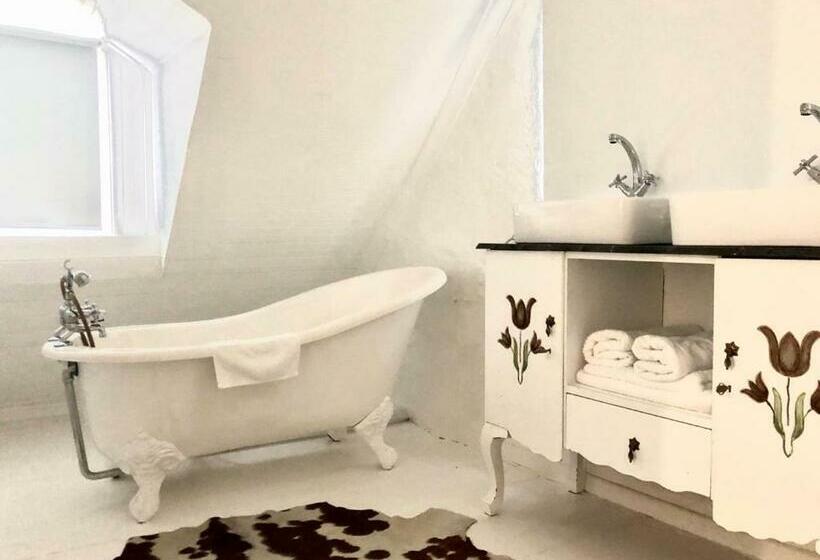 פנסיון Drewry Lane