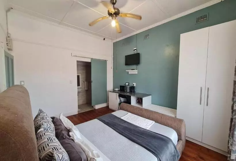 پانسیون The Beach Hide